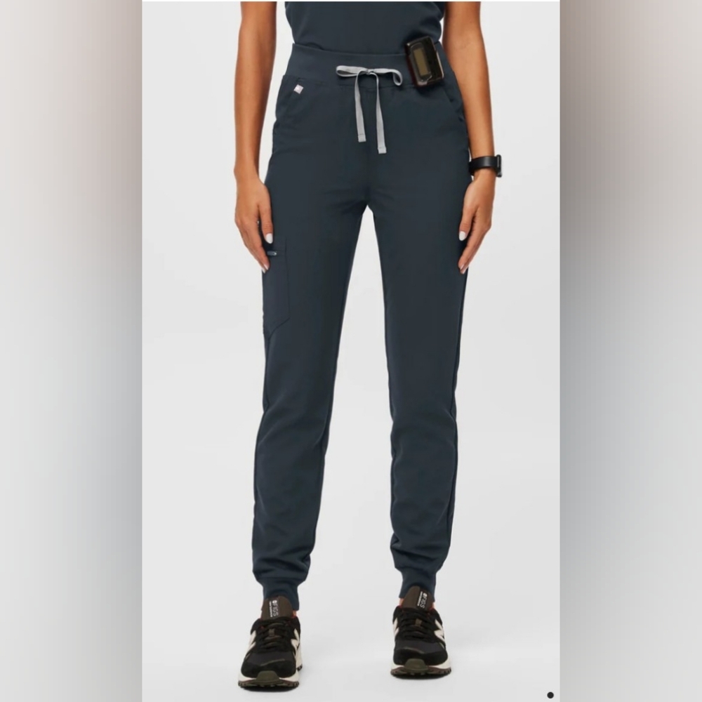 Figs High Waisted Zamora - Jogger Scrub Pant™ in Dark Harbor Size Large
